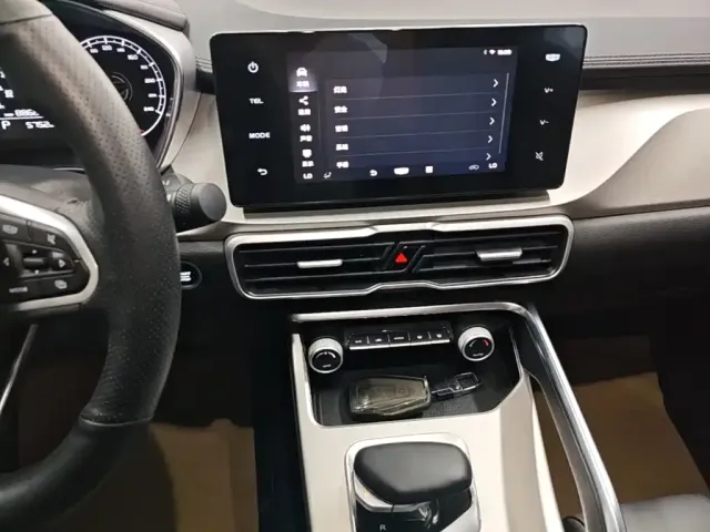 Geely Binyue — Фото автомобиля 12