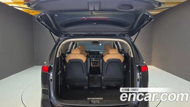 Kia Carnival Generation 4 — Фото автомобиля 24