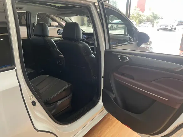 GAC Trumpchi M6 — Фото автомобиля 10