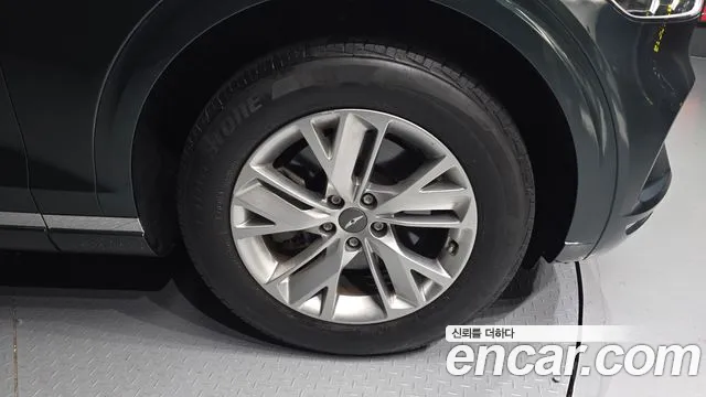 Genesis GV70 2.5T Бензин 2WD — Фото автомобиля 5