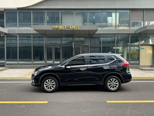 Nissan X-Trail — Фото автомобиля 4