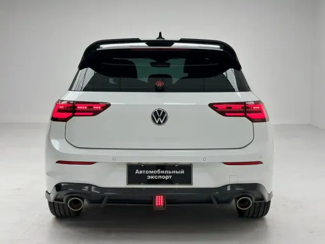 Volkswagen Golf — Фото автомобиля 11