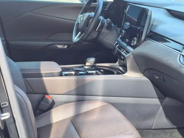 Lexus RX — Фото автомобиля 10