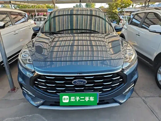 Ford Escape — Фото автомобиля 2