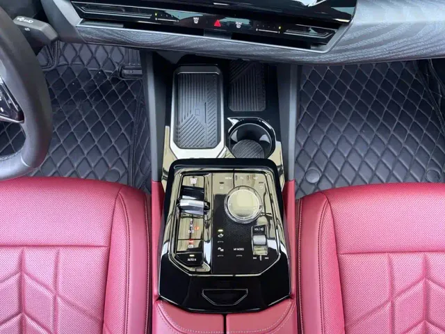 BMW BMW 5 Series 2024 525Li Luxury Package — Фото автомобиля 12