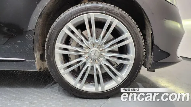 Mercedes-Benz S-Class — Фото автомобиля 16