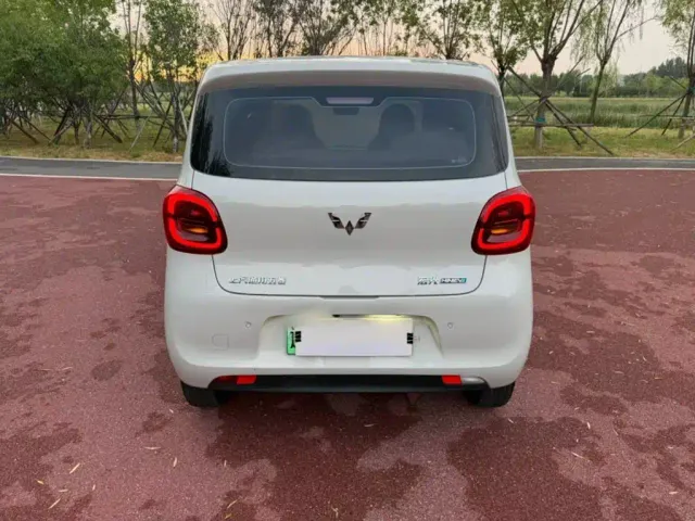Wuling Hongguang Mini EV — Фото автомобиля 10