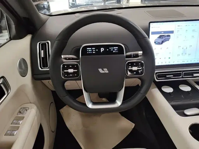 Li Auto L9 — Фото автомобиля 10