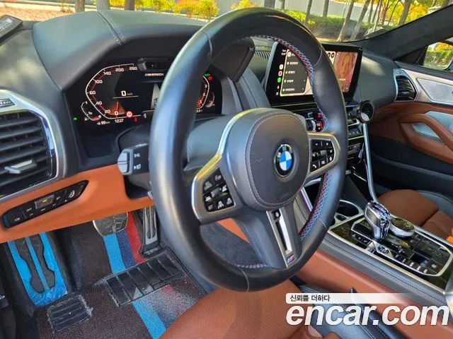 BMW 8 Series G15 — Фото автомобиля 12