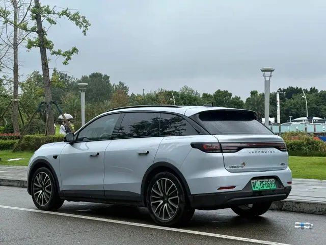 Leapmotor C11 — Фото автомобиля 6