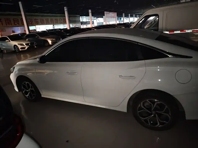 MG MG5 2023 180DVVT Manual Trend Edition — Фото автомобиля 4