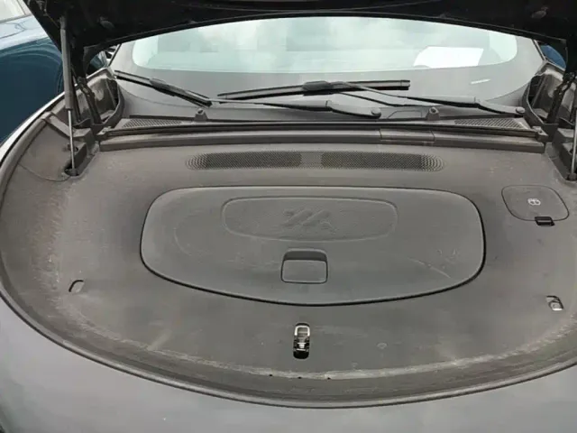 IM Motors LS6 — Фото автомобиля 19