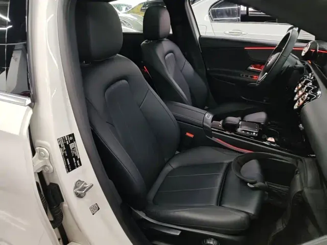 Mercedes-Benz Mercedes-Benz A-Class 2022 A 180 L Sport Sedan — Фото автомобиля 19