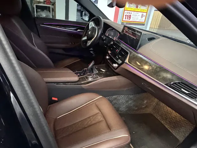 BMW 5 Series — Фото автомобиля 12