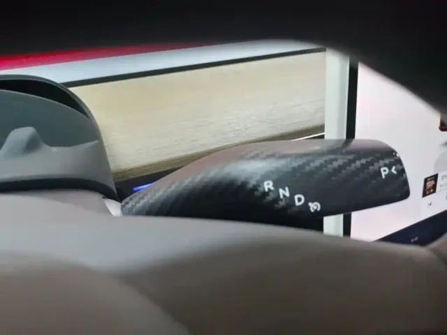 Tesla Model Y — Фото автомобиля 13