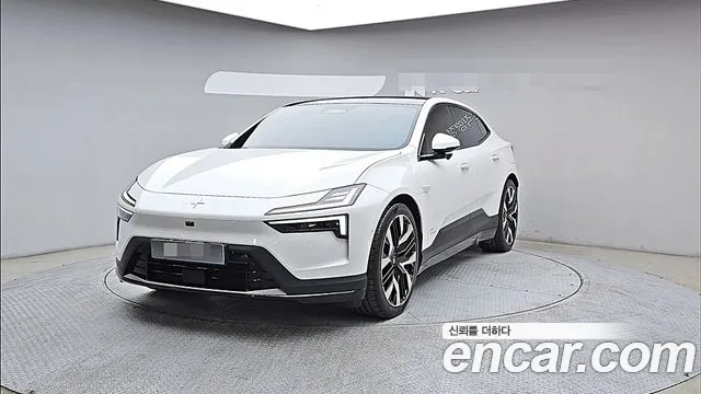 Фотография автомобиля — Polestar 4