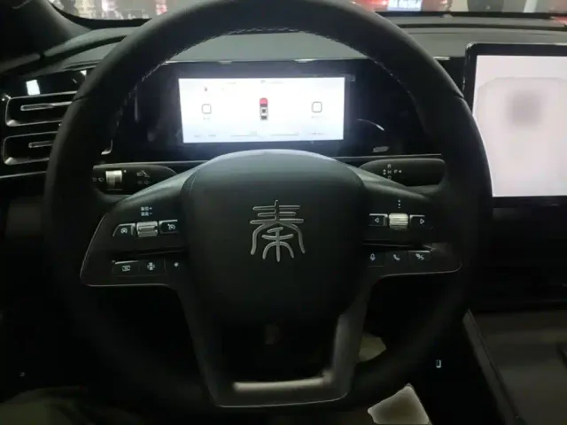 BYD Qin L — Фото автомобиля 10
