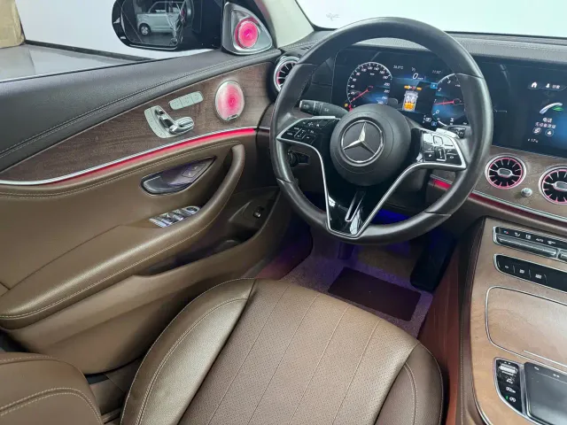 Mercedes-Benz E-Class — Фото автомобиля 15