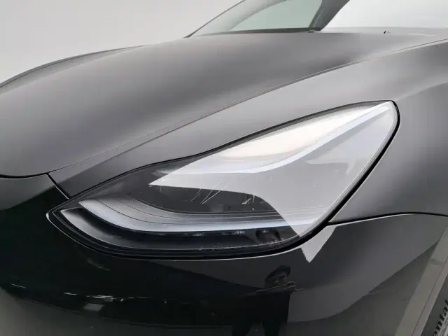 Tesla Model Y — Фото автомобиля 7