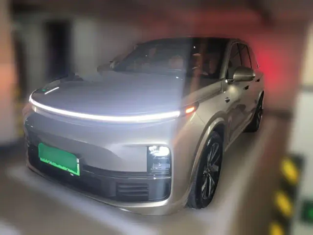 Фотография автомобиля — Li Auto L8