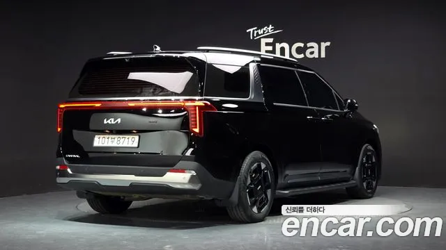 Kia Carnival Generation 4 — Фото автомобиля 2