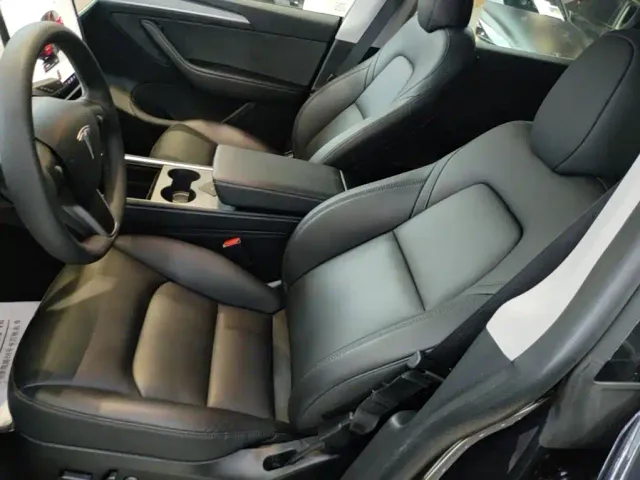 Tesla Model Y — Фото автомобиля 14