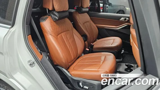 BMW X7 — Фото автомобиля 11