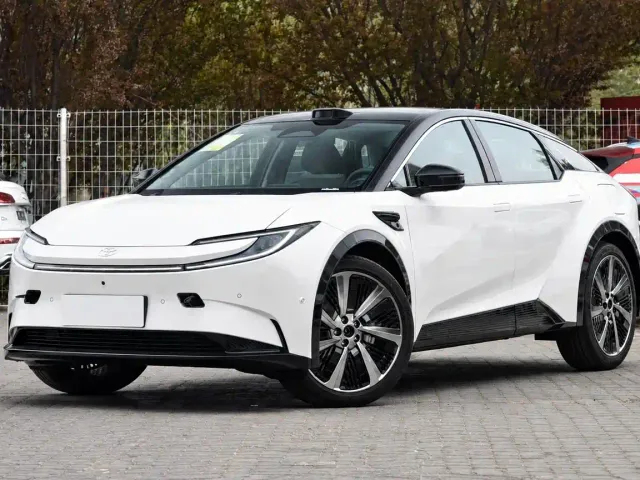 Фотография автомобиля — Toyota bZ5