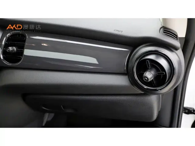 MINI Hatch — Фото автомобиля 9