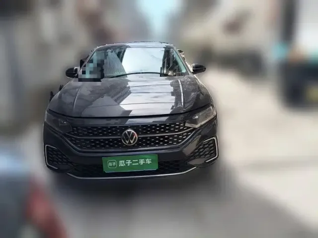 Volkswagen Passat — Фото автомобиля 4