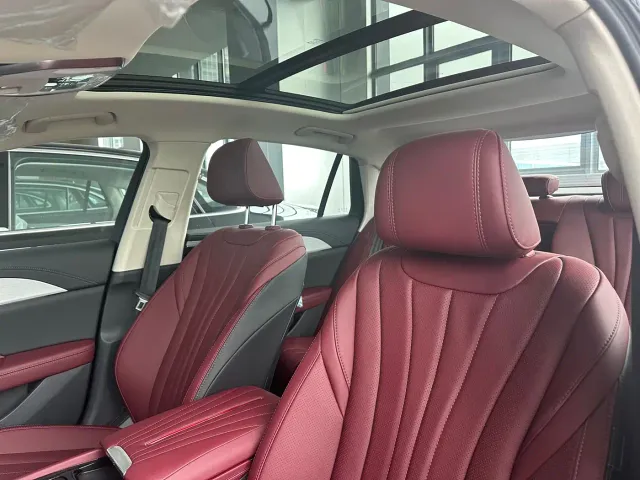Hongqi H5 — Фото автомобиля 10