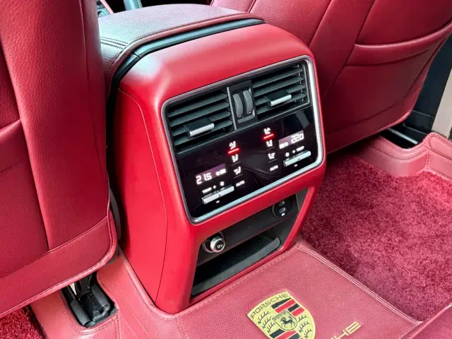 Porsche Cayenne — Фото автомобиля 26