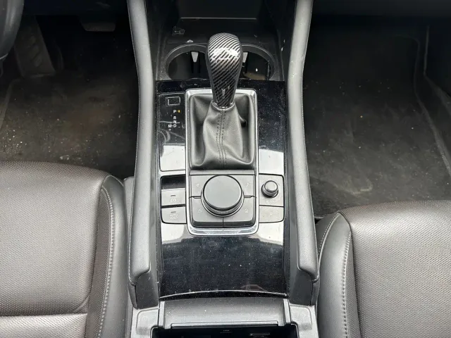 Mazda Axela — Фото автомобиля 18