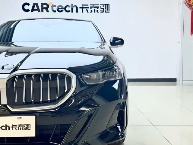 BMW 5 Series — Фото автомобиля 7