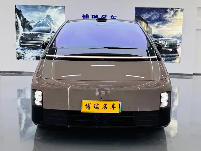 Li Auto MEGA — Фото автомобиля 2
