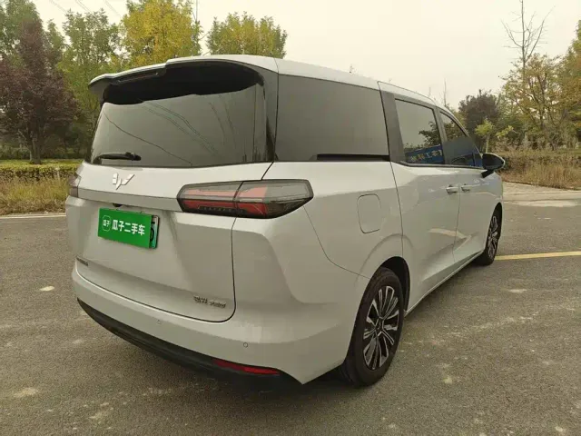 Wuling Starlight 730 — Фото автомобиля 6