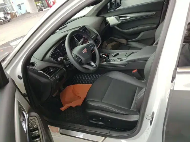 Cadillac CT5 — Фото автомобиля 14