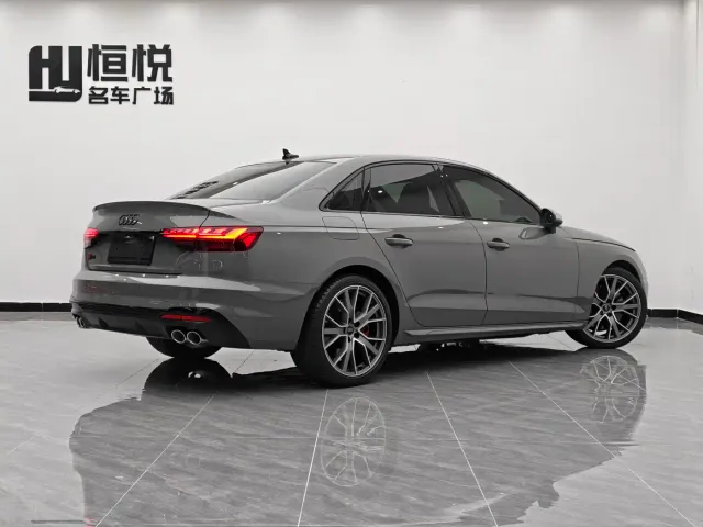 Audi S4 — Фото автомобиля 15
