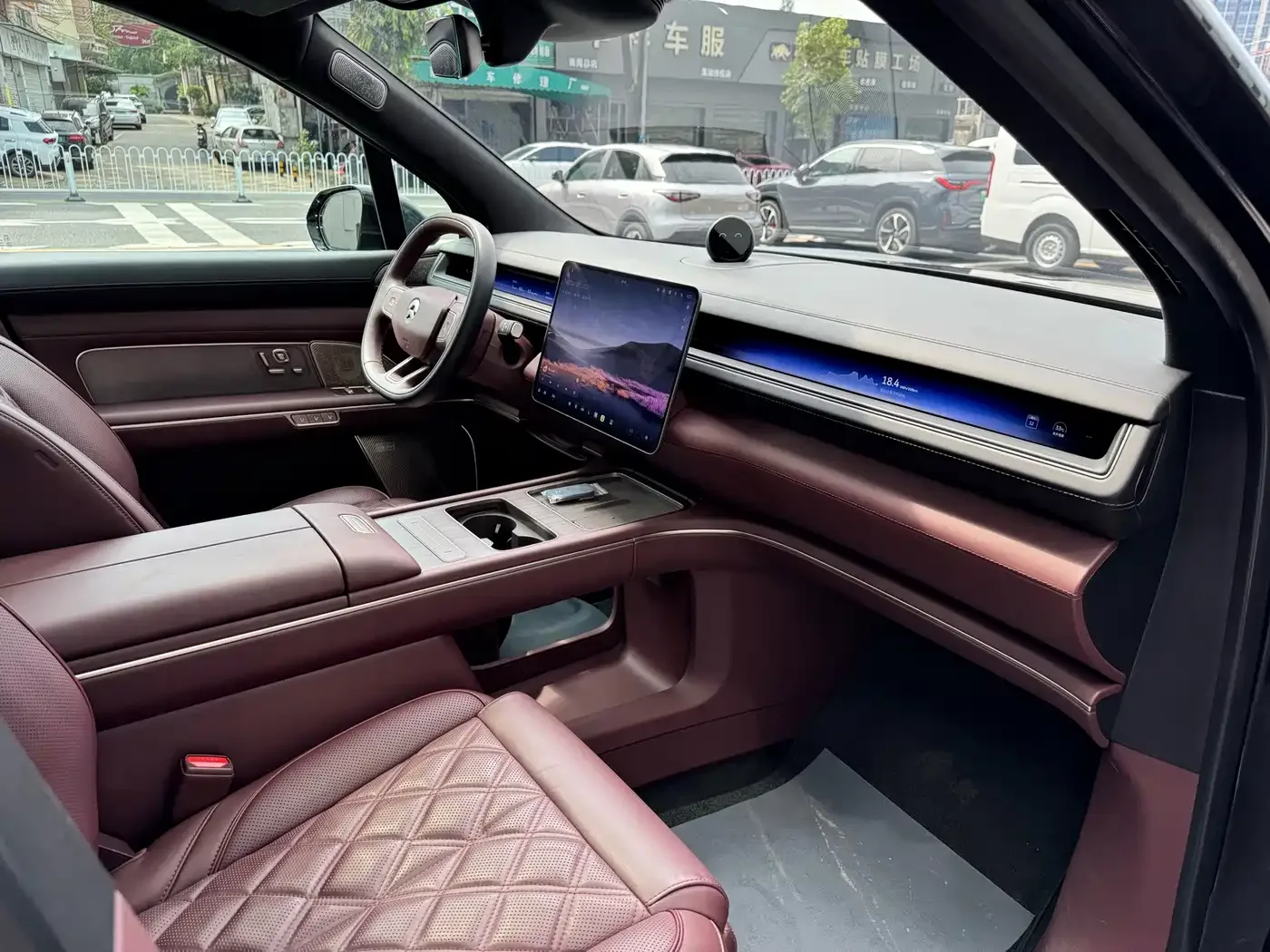 NIO NIO ES8 2025 Model 6-Seat Executive Luxury Edition — Фото автомобиля 18