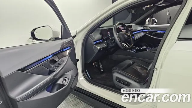 BMW i5 G60 — Фото автомобиля 15