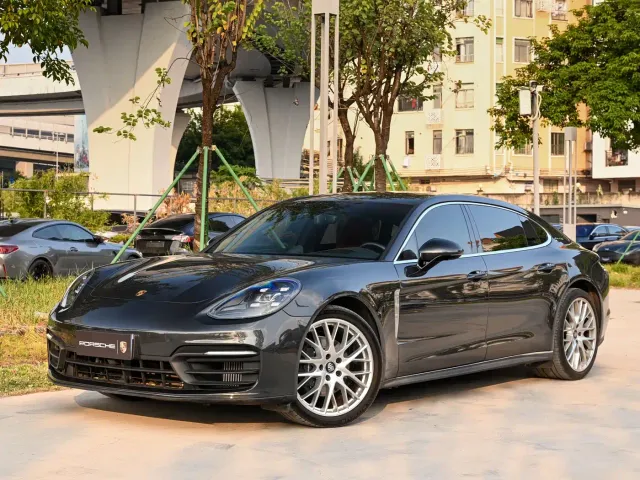 Фотография автомобиля — Porsche Panamera