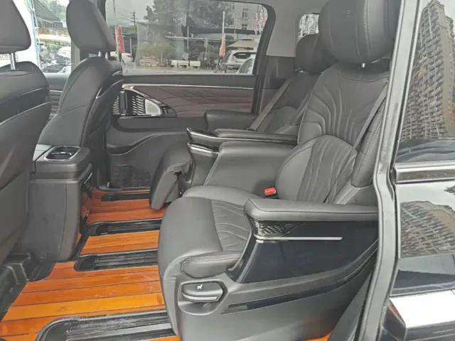 GAC Trumpchi M8 — Фото автомобиля 16