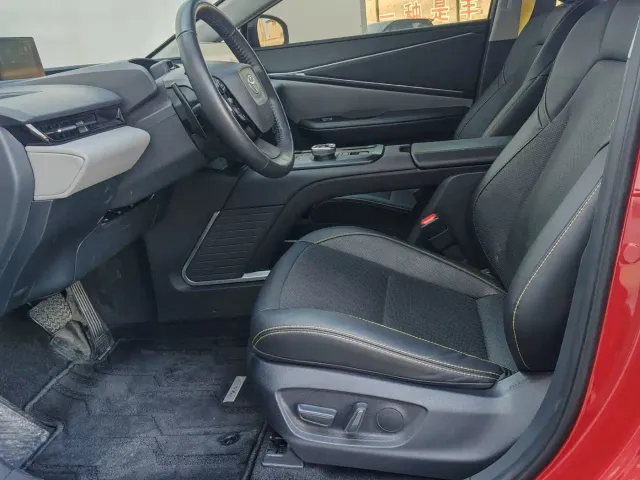 Toyota bZ5 — Фото автомобиля 5