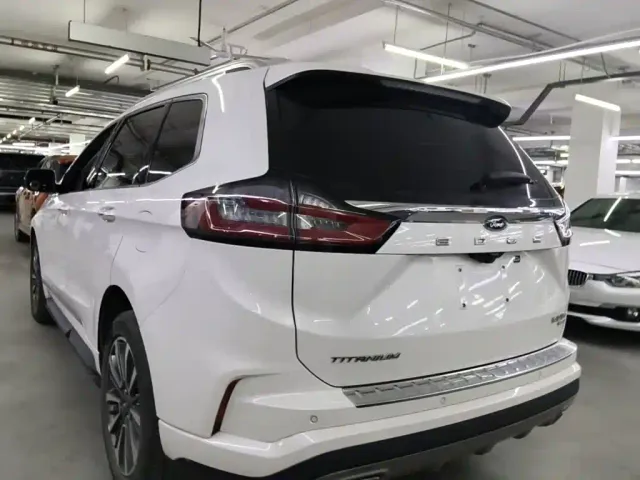 Ford Edge — Фото автомобиля 4