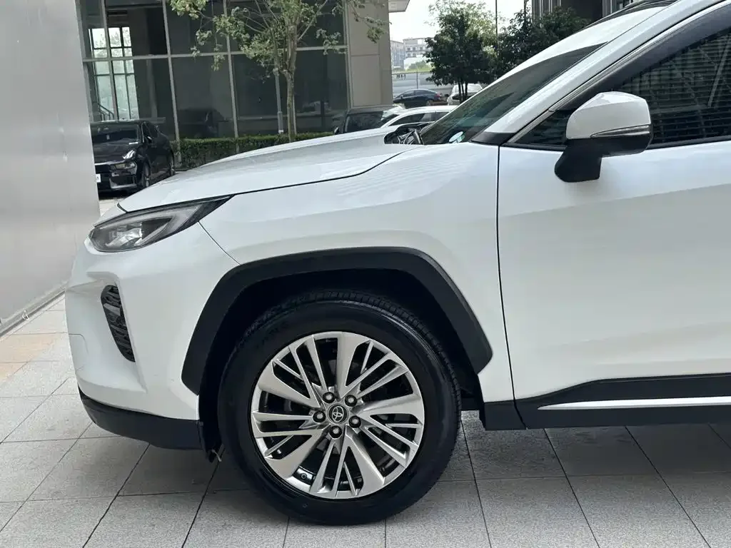 Toyota Wildlander 2022 2.0L CVT FWD Premium Edition — Фото автомобиля 5