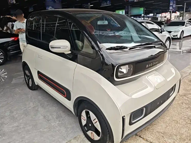 Baojun KiWi EV — Фото автомобиля 3