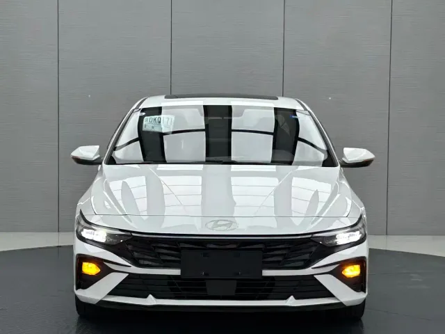 Hyundai Elantra — Фото автомобиля 2