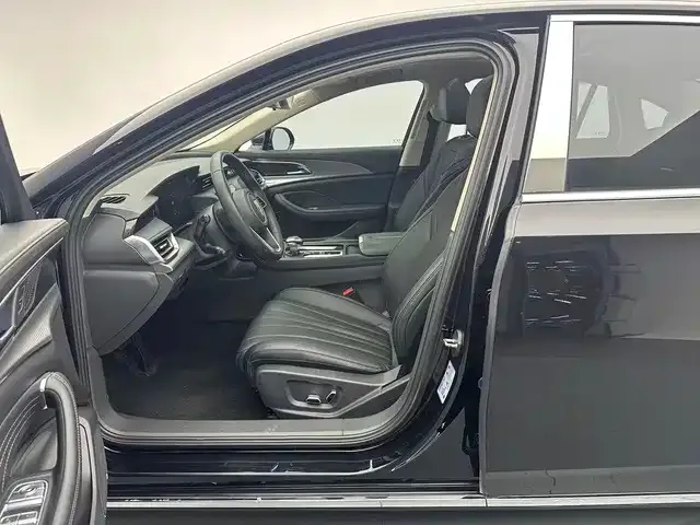 Hongqi H5 — Фото автомобиля 7