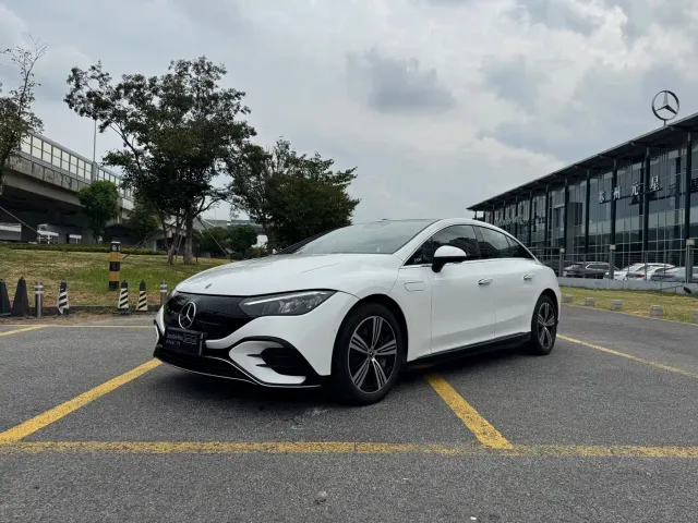 Фотография автомобиля — Mercedes-Benz EQE