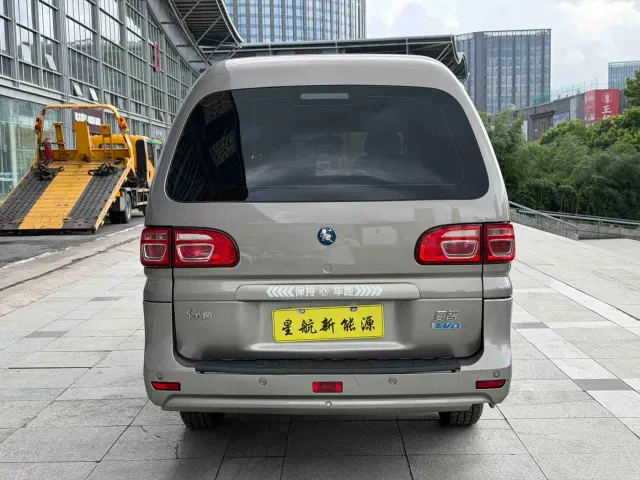 Forthing Lingzhi — Фото автомобиля 5